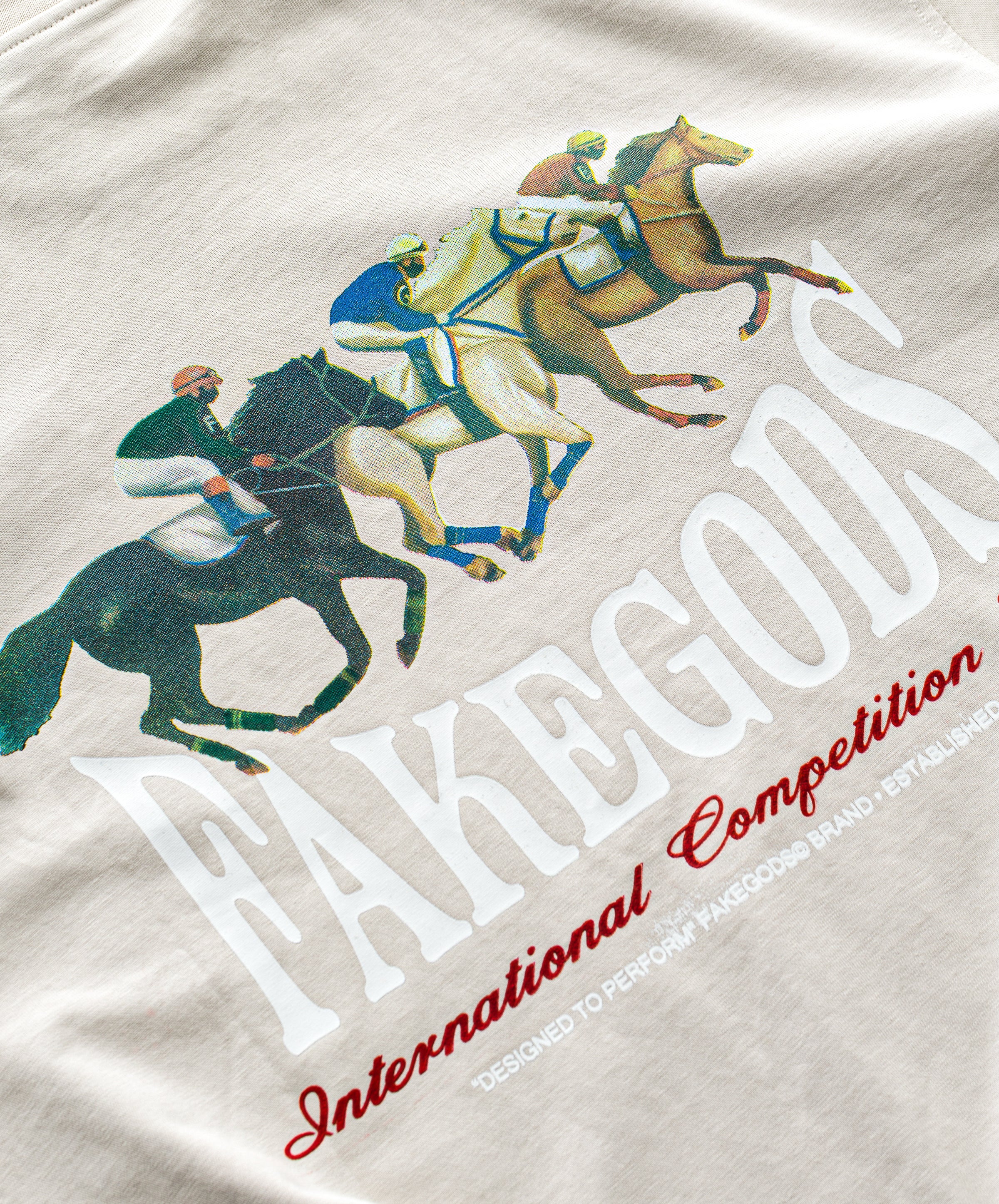Horse Race Tee Light Grey